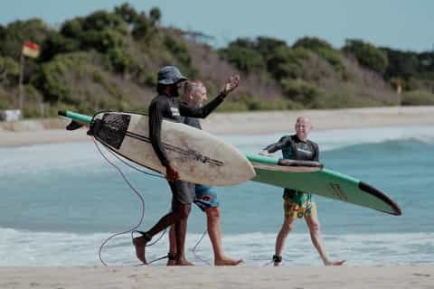 Arugam bay surfing